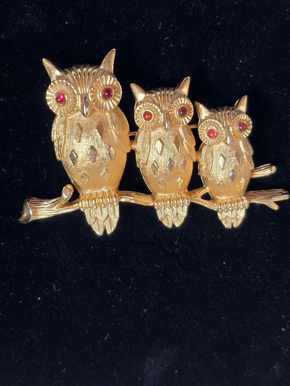 Vintage Crown Trifari Trio Of Owls Brooch Red Glass Eye Garden Party Collection
